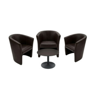 Salon lounge : 3 fauteuils CLUB en cuir noir et 1 table basse